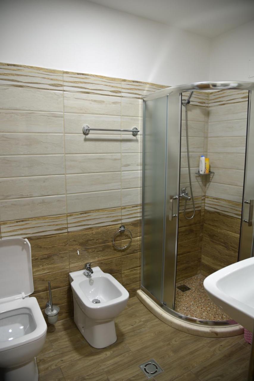 Alindro Center 2 * Tirana